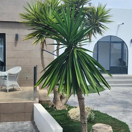 Βίλα Private Luxury 5 Bedroom Tropical Garden With Waterfall, Pool, Bar, Bbq, Rated Location In Close To Beach, Waterparks, Bars & Restaurants