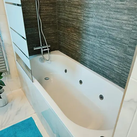Βίλα Private Luxury 5 Bedroom Tropical Garden With Waterfall, Pool, Bar, Bbq, Rated Location In Close To Beach, Waterparks, Bars & Restaurants Τορεβιέχα